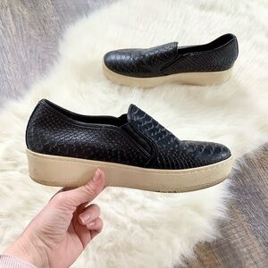Vince Camuto Jibbie Slip-On Snake Sneaks 8.5